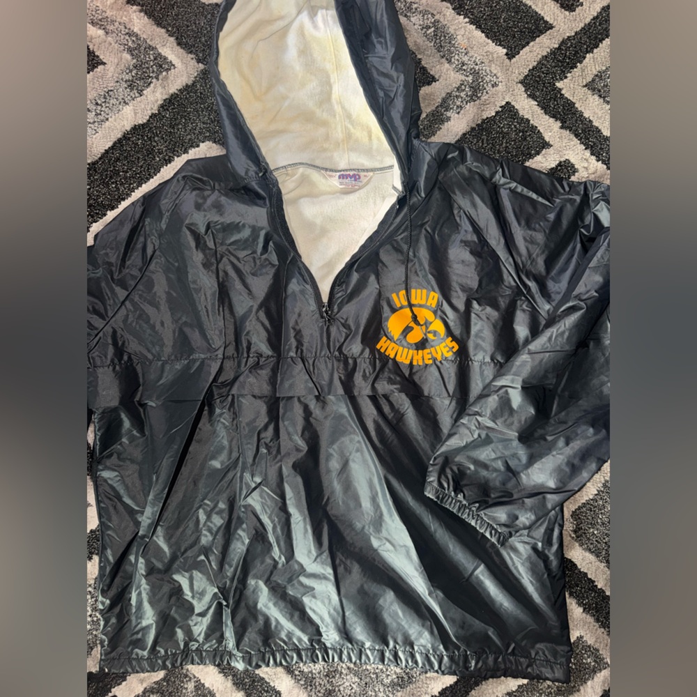 Vintage Iowa Hawkeyes Pullover Windbreaker (XL)